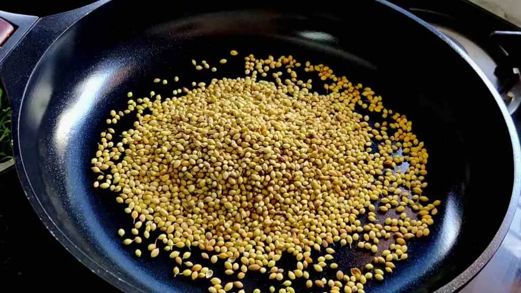 Homemade Kuzhambu Milagai Thool Recipe