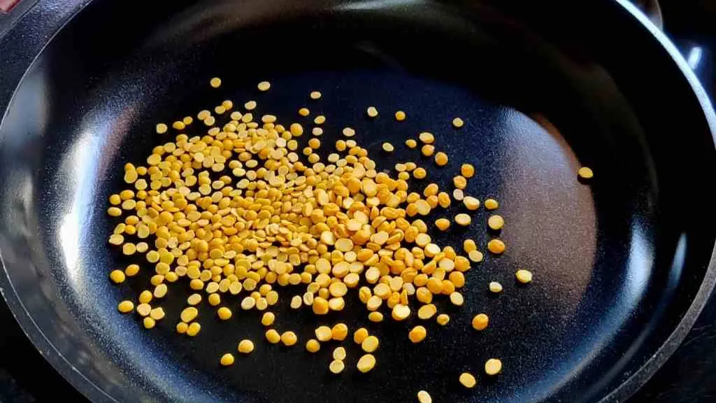 Homemade Kuzhambu Milagai Thool Recipe