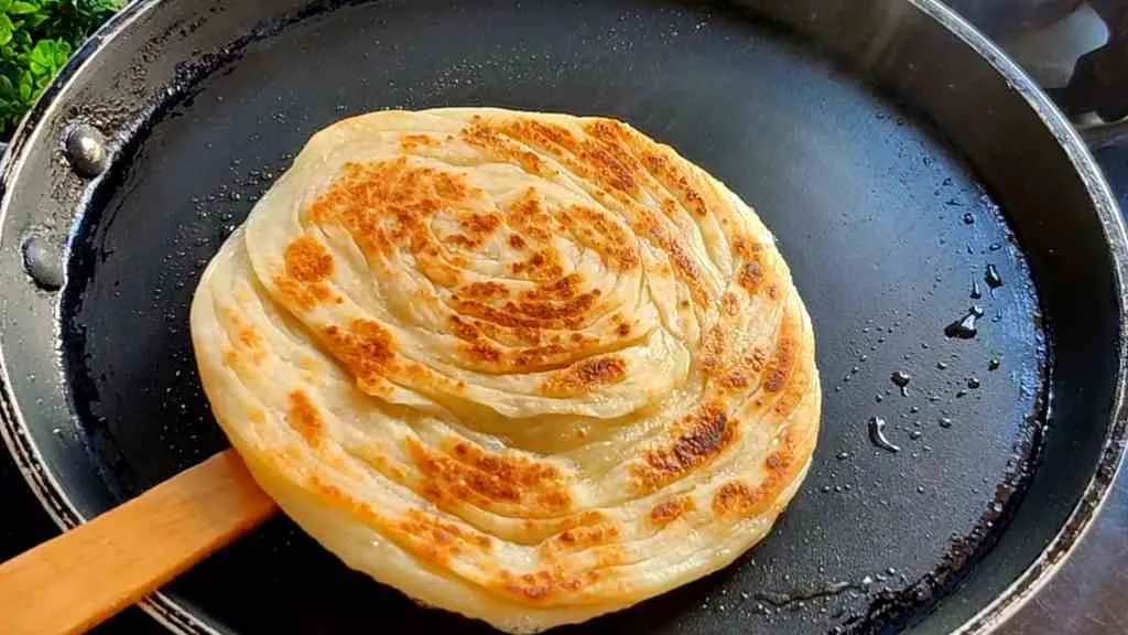 Kerala Flaky Paratha Recipe (Malabar Parottas)