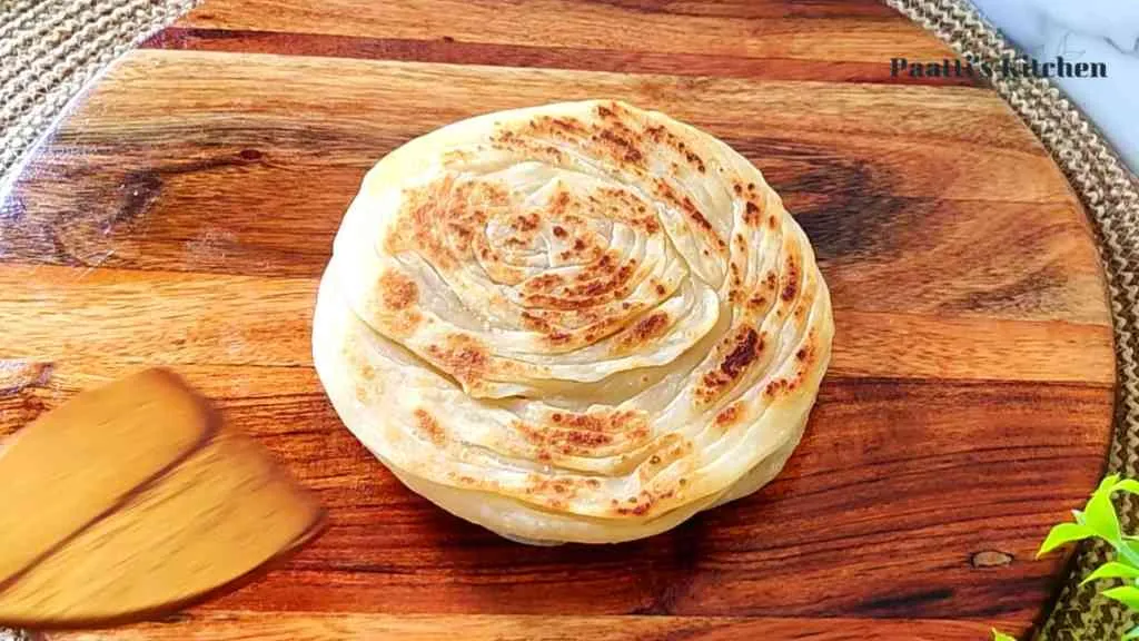 Kerala Flaky Paratha Recipe (Malabar Parottas)