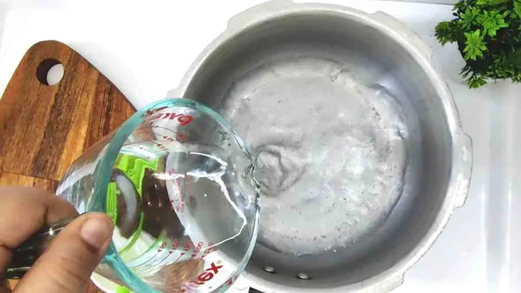 How to Make Idlis in a Pressure Cooker