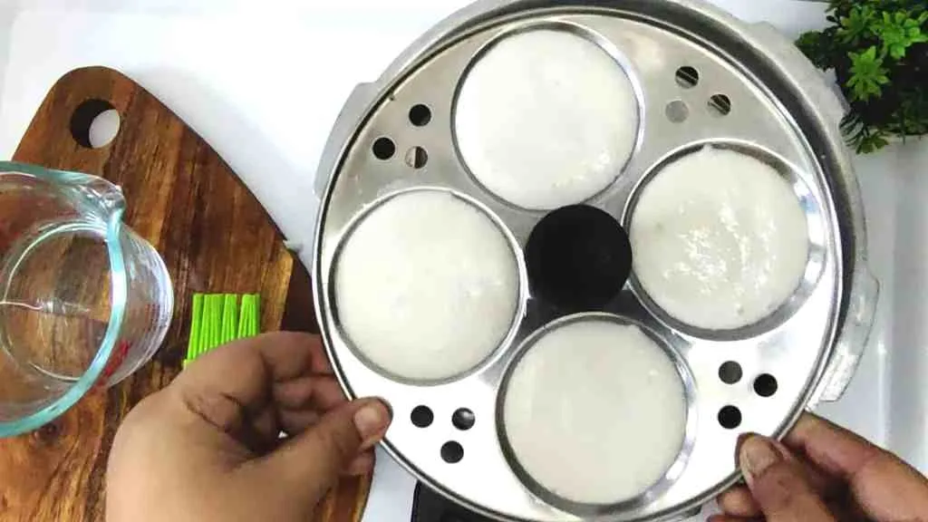 How to Make Idlis in a Pressure Cooker