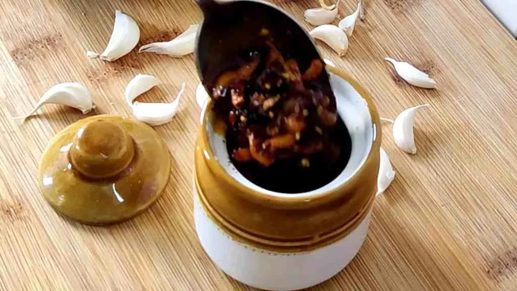Easy Indian Garlic Pickle Recipe