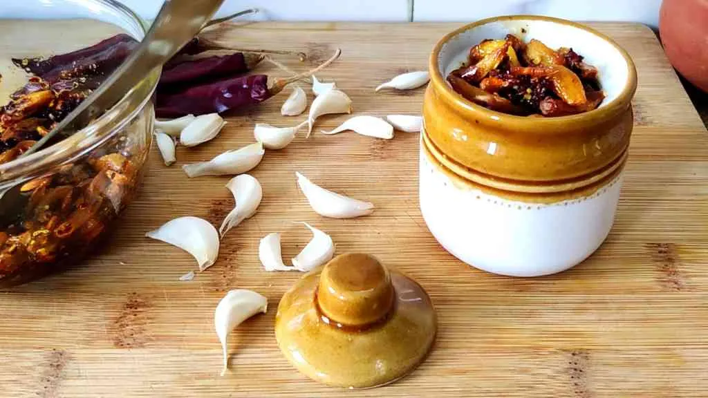 Indian garlic pickle