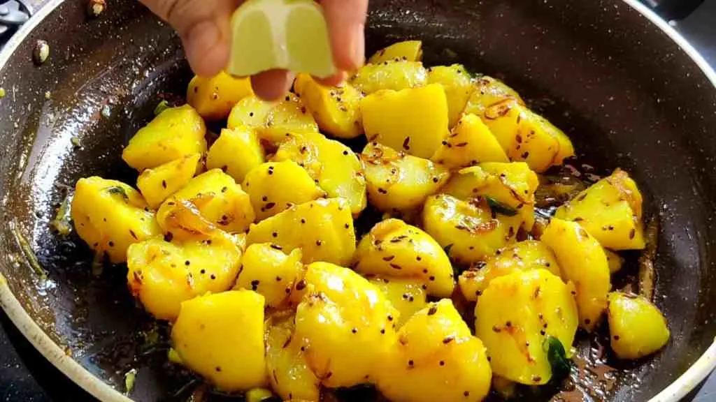 Delicious Batata Bhaji Recipe: Quick and Easy!