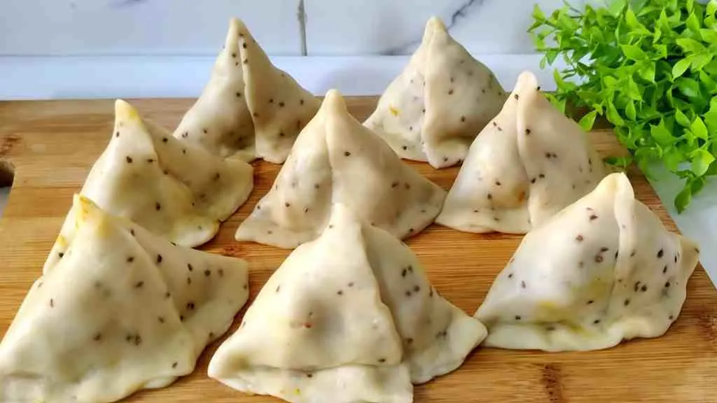 Indian Vegetable Samosa Recipe: Ridiculously Good!