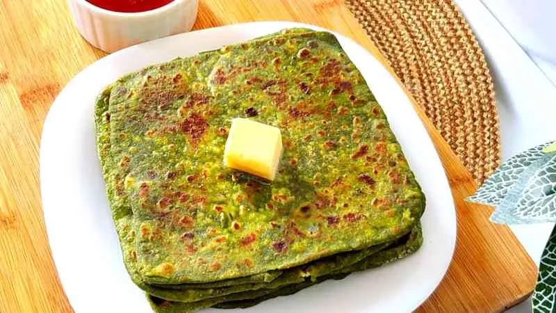 Palak Paneer Paratha - A Healthy Twist on an Indian Classic!
