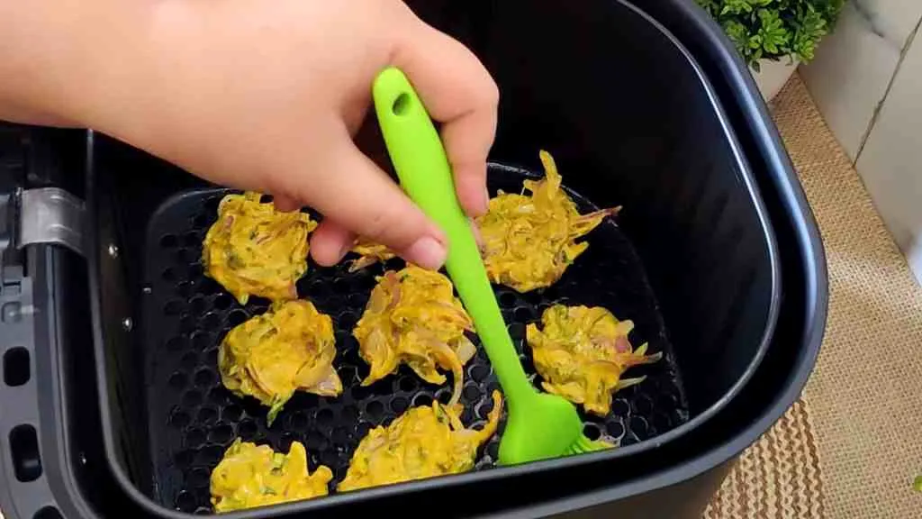 Crispy, Crunchy, and Healthy: Air Fryer Pakoras are the Ultimate Snack!