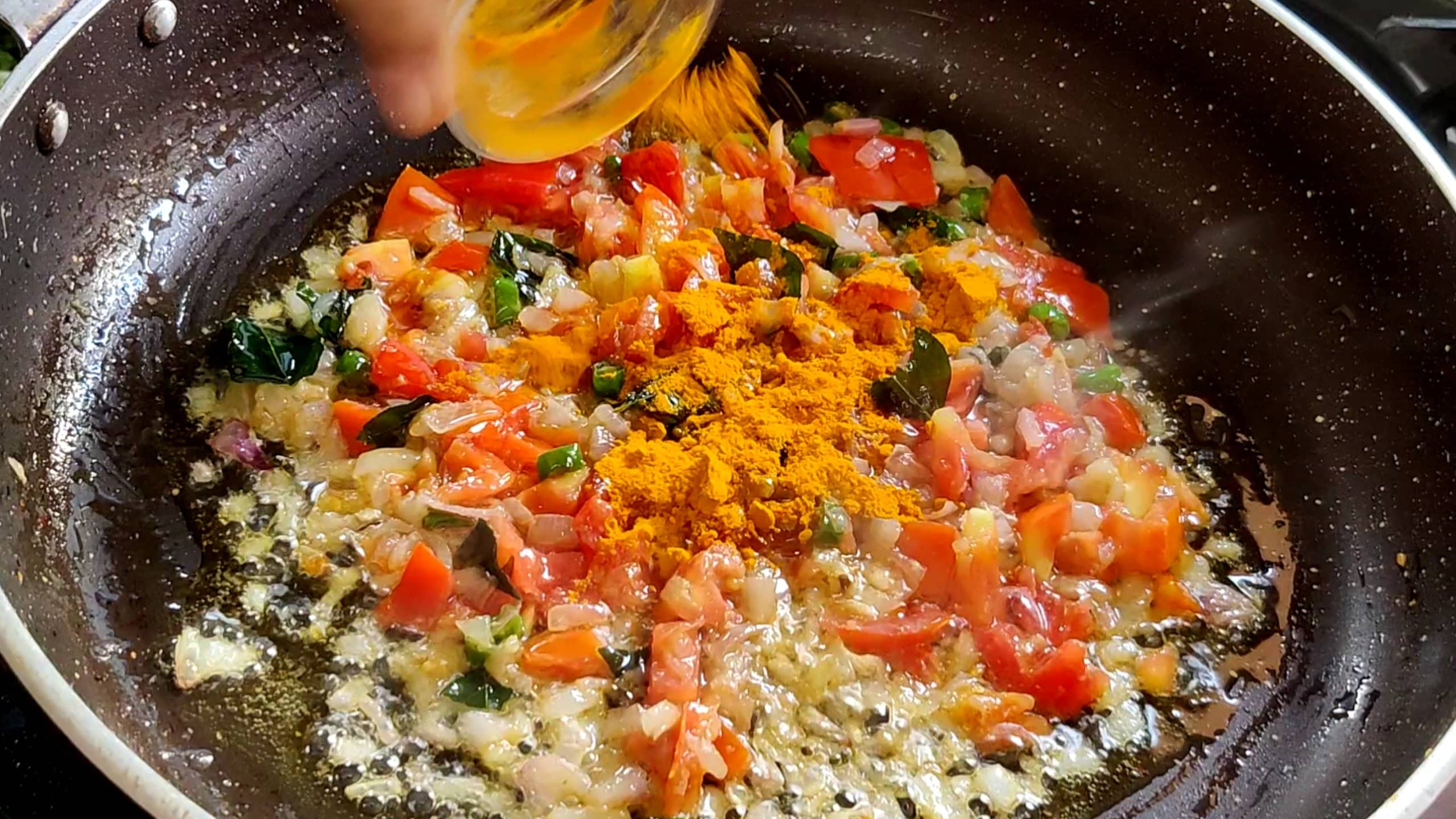 South Indian Chicken Curry Recipe (Chettinad Style) - Paatti's Kitchen