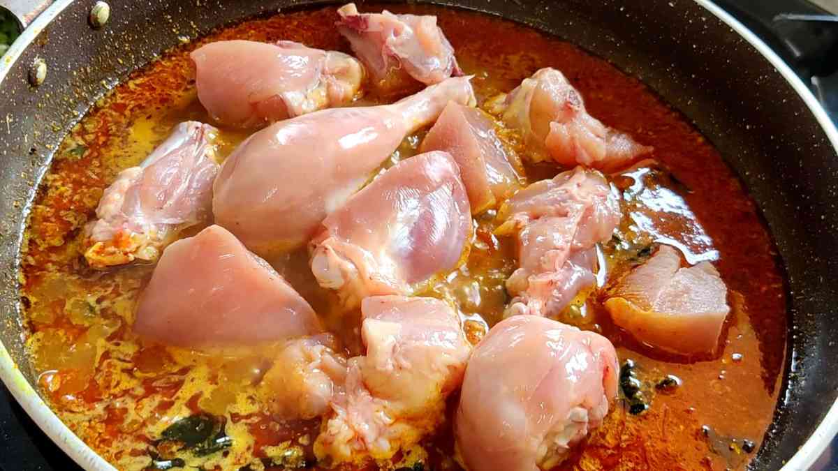 South Indian Chicken Curry Recipe (Chettinad Style) - Paatti's Kitchen